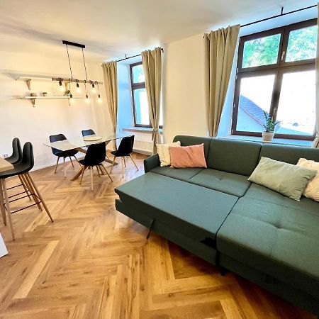 Apartman Elen โนเว เมสตู นอด เมตูยี ภายนอก รูปภาพ