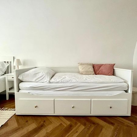 Apartman Elen โนเว เมสตู นอด เมตูยี ภายนอก รูปภาพ