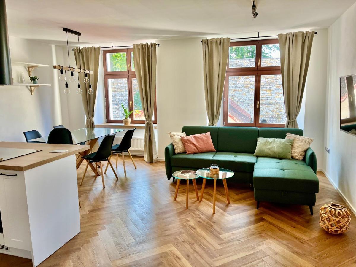 Apartman Elen โนเว เมสตู นอด เมตูยี ภายนอก รูปภาพ