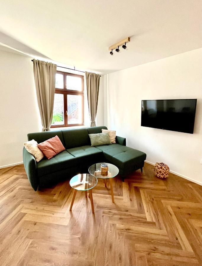 Apartman Elen โนเว เมสตู นอด เมตูยี ภายนอก รูปภาพ