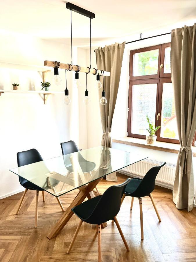 Apartman Elen โนเว เมสตู นอด เมตูยี ภายนอก รูปภาพ