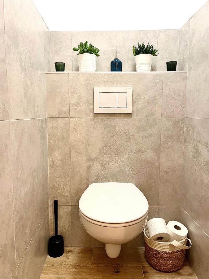 Apartman Elen โนเว เมสตู นอด เมตูยี ภายนอก รูปภาพ